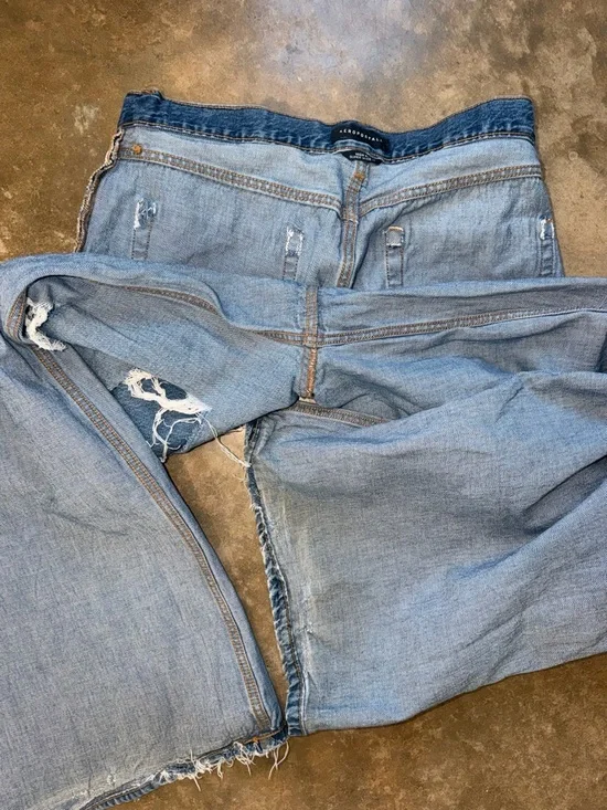 Aeropostale Distressed High Rise Wide-Leg  Jeans - Size 12 - Picture 11 of 11